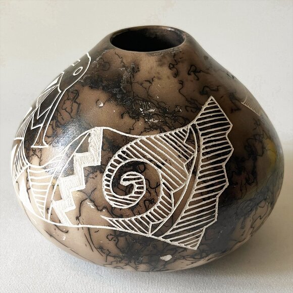 Acoma Pueblo Horse Hair Pottery Native American Vase Gary Yellow Corn Signed - Picture 3 of 14